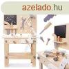 Fbl kszlt mhely szerszmokkal egy asztalon DIY kszlet
