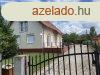 Elad kt szintes Csaldi hz Balatonszrszn