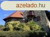 Elad csaldi hz Solymr, 	Templom tr  szomszdsga