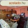 Hmesben 3 szobs laks kerttel s garzzsal elad