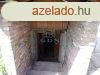Elad zlethelyisg Ludnyhalszi, 	Kzponthoz kzeli
