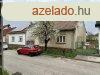 Kaposvron a Laborfalvy utcban elad egy feljtand tgla