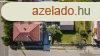 Elad csaldi hz Pszt, 	Kzponthoz kzel