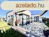 Elad csaldi hz Szombathely, 	Modern csaldi hz