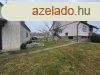 Elad csaldi hz Grce, 	Csendes utcban