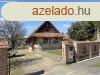 Elad csaldi hz Pusztaszentlszl, 	Rusztikus, torncos cs