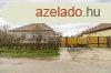 Elad csaldi hz Talms, 	Csendes utcban
