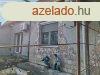 Szolnokon a Kertvrosban kzvetlen vzparti ikerhzrsz elad