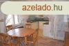 jszsz kzpontjban hrom szobs csaldi hz garzzsal elad