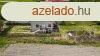 Elad csaldi hz Tura, 	Kzel a termszethez