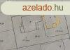 Elad csaldi hz Gdll, 	Kertvros