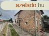 Elad 234m2-es Trsashz, Dombvr