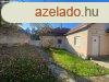 Trkszentmiklson az Almssy ton 2 bejratos zlethelyisg