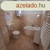 Monoron 2 szoba+nappalis, napelemes csaldi hz