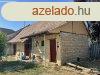 Eleken feljtand csaldi hz a kzpontban elad