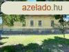 Belvros s a piac kzelben 1582 nm-es telken, feljtand 