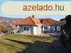 Telkiben 216 m2-es, 4 szob  s csal  di h  z 1203 m2 telken e