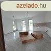 Monoron kzpont kzelben, 2 db trsashzi laks p