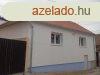Elad 85 nm-es Feljtott Csaldi hz Pcs Belvros 